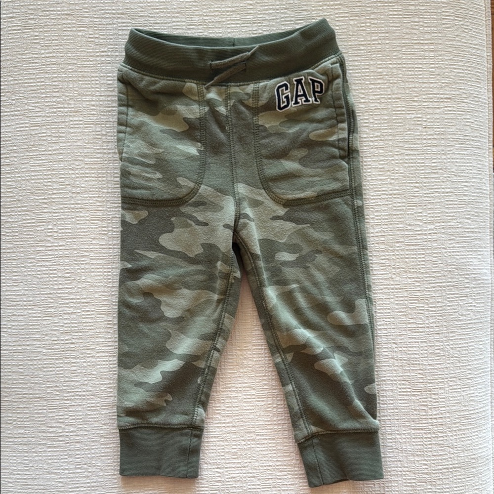 Baby GAP Olive Camo Joggers - size 2T